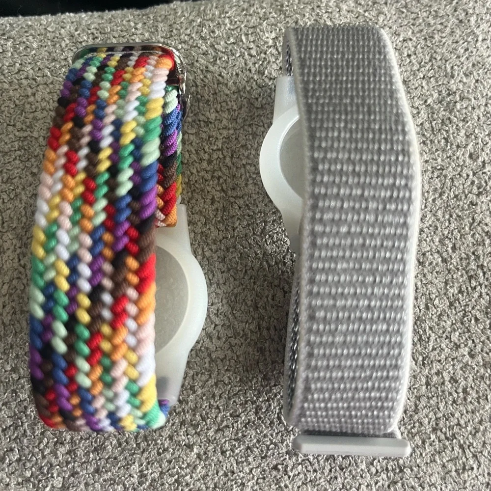 Apple Air Tag wrist bands …2 pack Multicolor and Gray Wearable